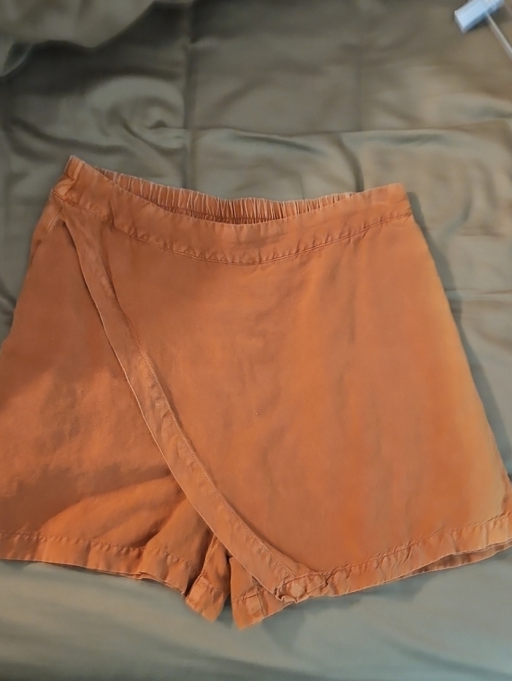 Young, Fabulous and Broke Women's Rust Orange Wrap-Front Shorts Size M